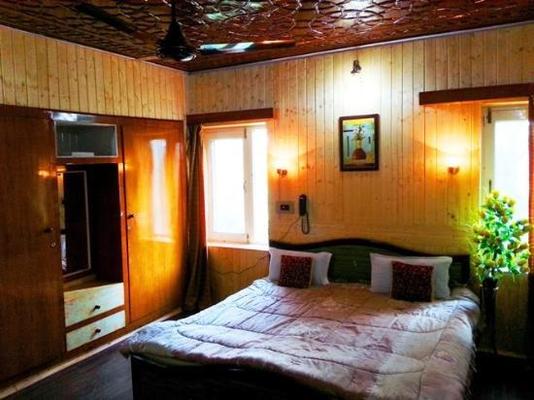 Nigeen Residency Resort 